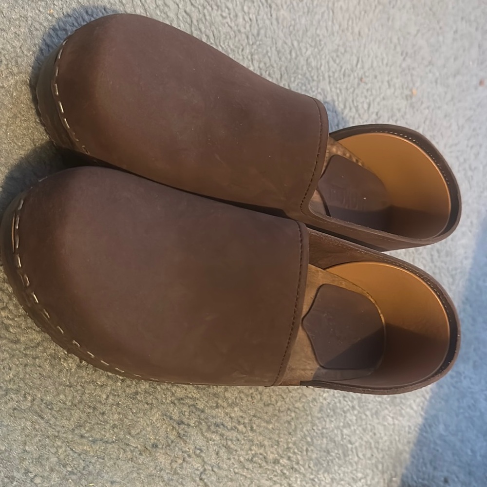 CLOGS